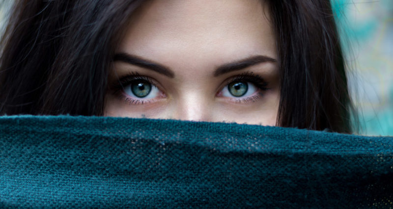 色素の薄い茶色の目 と 黒い瞳 どっちが美人に見える Mauve モーヴ 函館のカラーコーディネーター 今村美香公式サイト